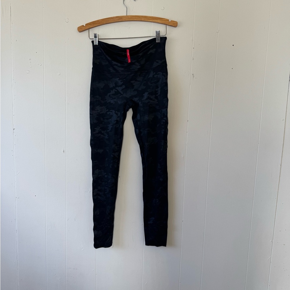 Spanx Look At Me Now Gray Camo Leggings L Large